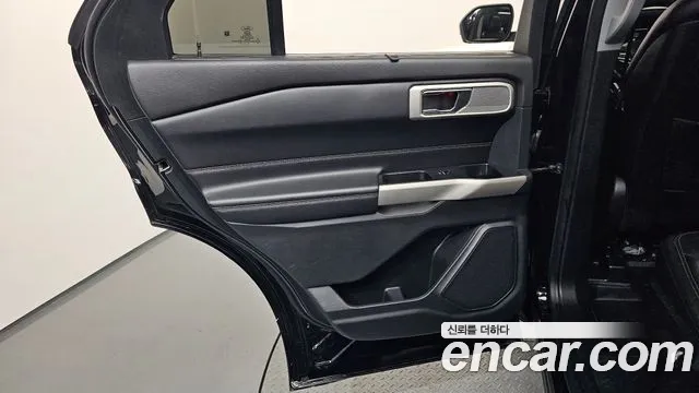Ford Explorer 2020 — фото 15
