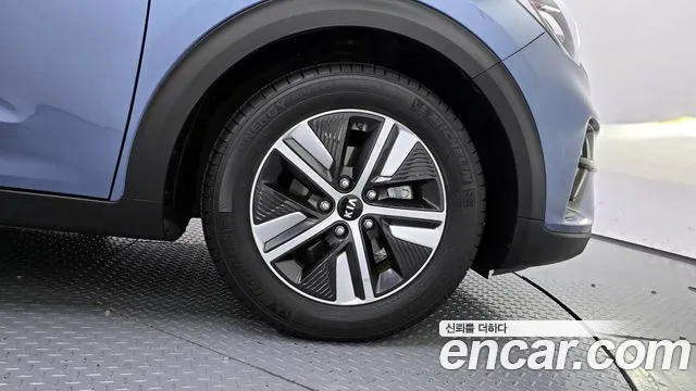 Kia Niro 2020 — фото 7