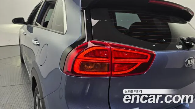 Kia Niro 2020 — фото 9