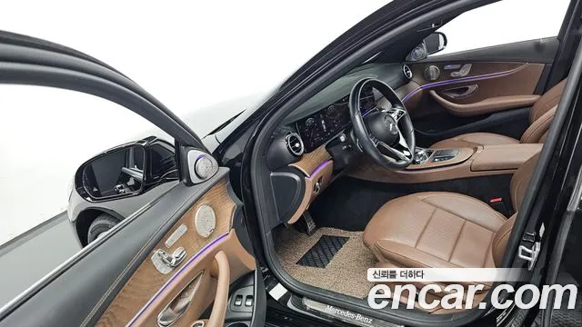 Mercedes-Benz E-Class 2021 — фото 12