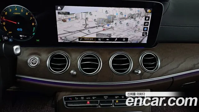 Mercedes-Benz E-Class 2021 — фото 20