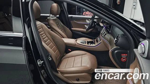 Mercedes-Benz E-Class 2021 — фото 15