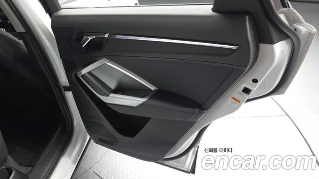 Audi Q3 2020 — фото 15