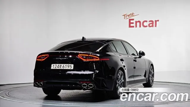 Kia Stinger 2020 — фото 1