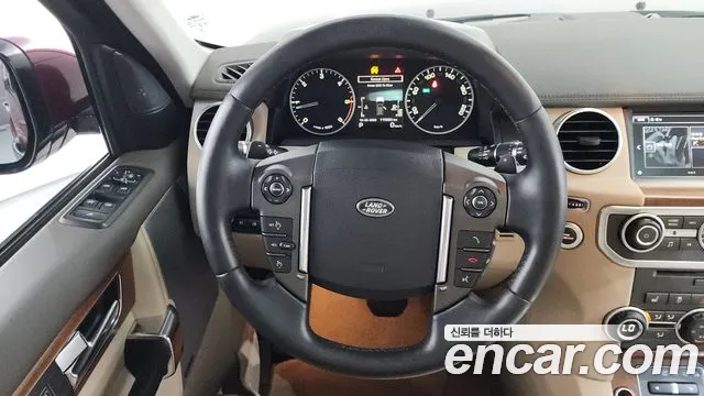 Land Rover Discovery 2016 — фото 15