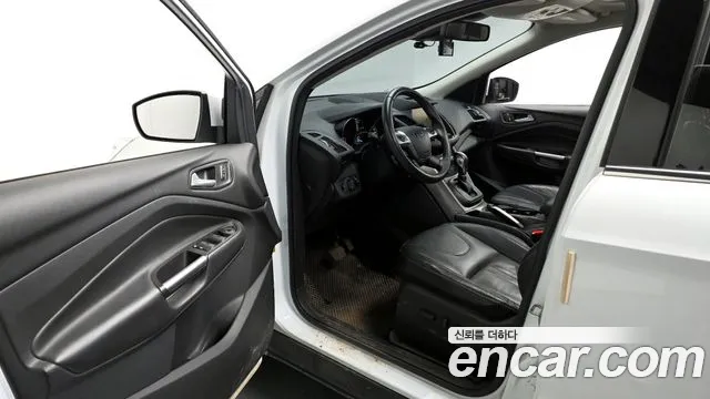 Ford Kuga 2016 — фото 10