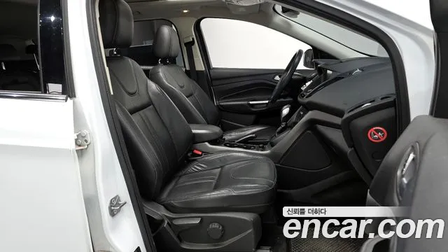 Ford Kuga 2016 — фото 11