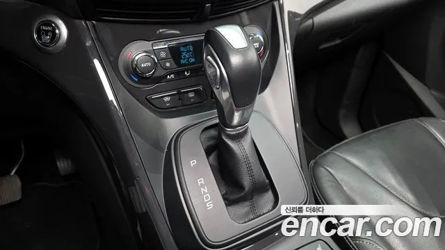 Ford Kuga 2016 — фото 9