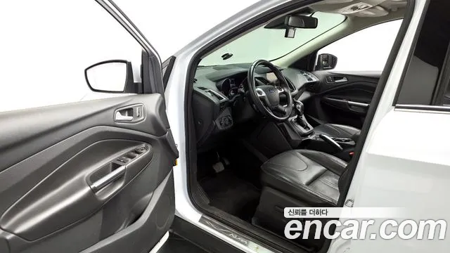 Ford Kuga 2016 — фото 10