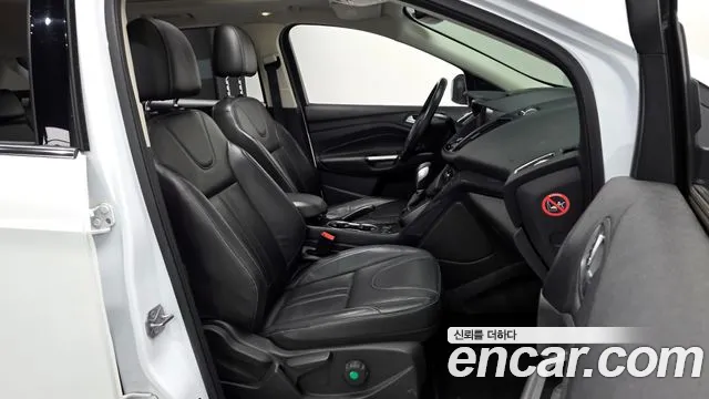 Ford Kuga 2016 — фото 11