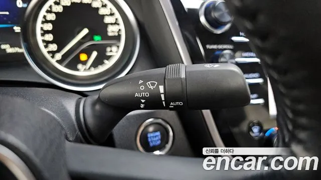 Toyota Camry 2019 — фото 15