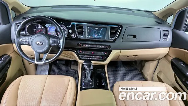 Kia Canival 2018 — фото 10