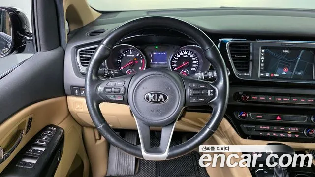Kia Canival 2018 — фото 18