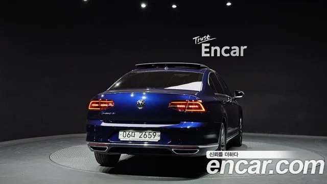 Volkswagen Passat 2018 — фото 4