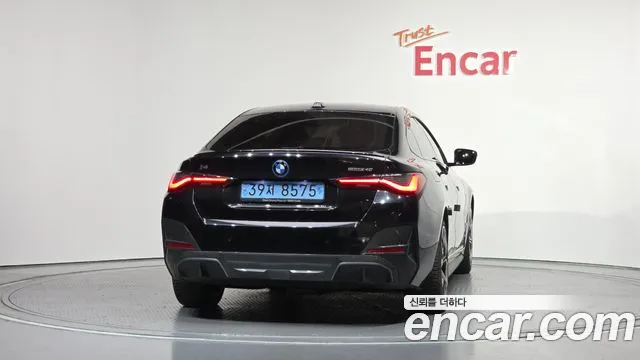 BMW i4 2023 — фото 4