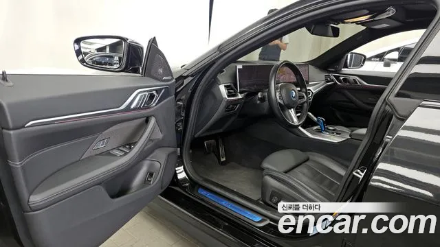 BMW i4 2023 — фото 13