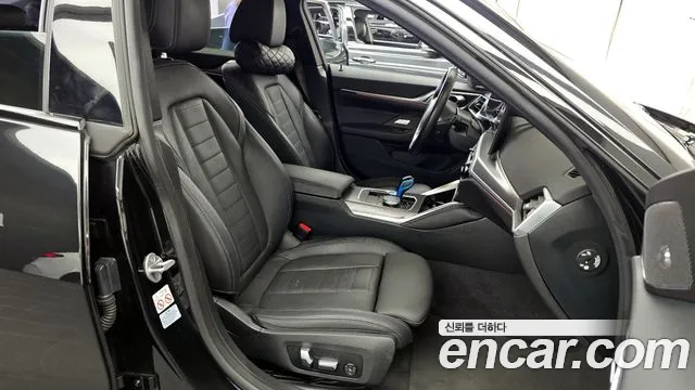 BMW i4 2023 — фото 17