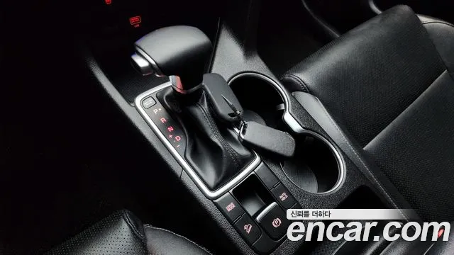 Kia Sportage 2022 — фото 12