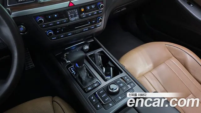 Hyundai Genesis 2016 — фото 12