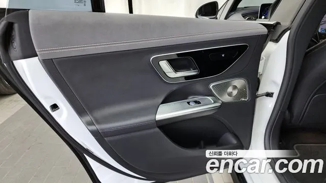Mercedes-Benz EQE 2023 — фото 15