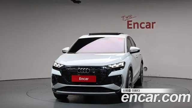 Audi Q4 e-tron 2023 — фото 3