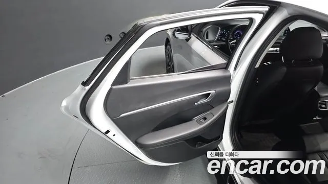 Hyundai Sonata 2022 — фото 15