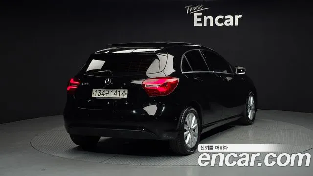 Mercedes-Benz A-Class 2017 — фото 2