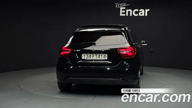 Mercedes-Benz A-Class 2017 — фото 4