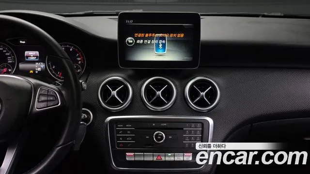 Mercedes-Benz A-Class 2017 — фото 12
