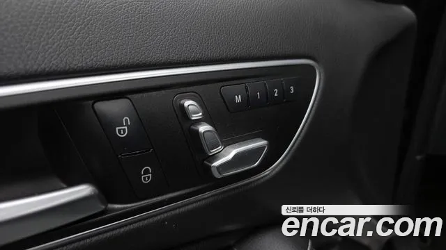 Mercedes-Benz A-Class 2017 — фото 17