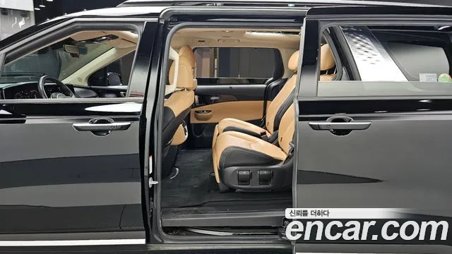 Kia Canival 2021 — фото 18