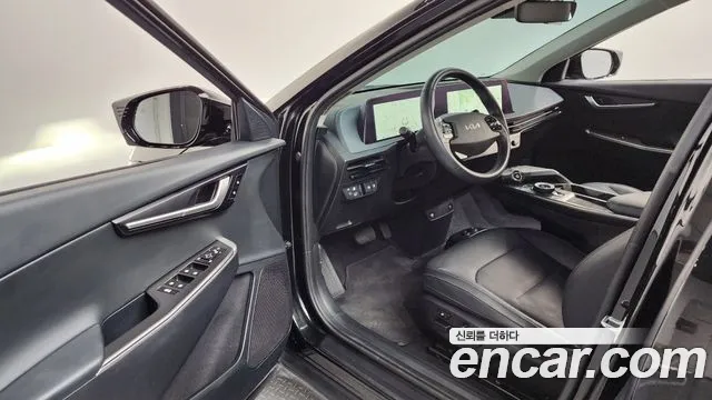 Kia EV6 2023 — фото 13
