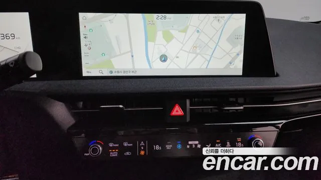 Kia EV6 2023 — фото 19