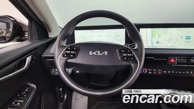 Kia EV6 2023 — фото 20