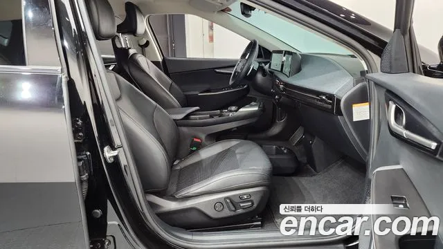 Kia EV6 2023 — фото 16