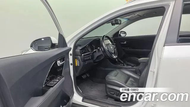 Kia Niro 2020 — фото 17