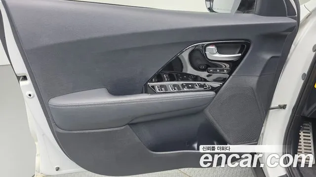 Kia Niro 2020 — фото 14
