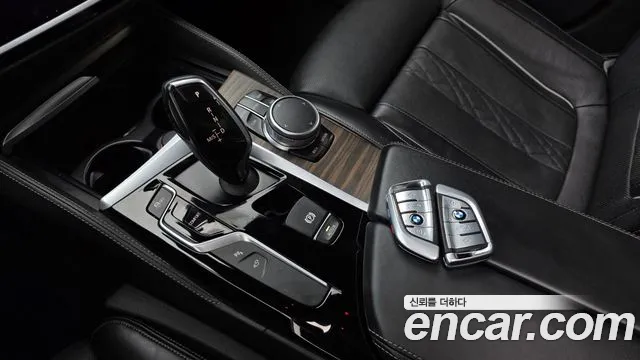 BMW 5-Series 2017 — фото 11