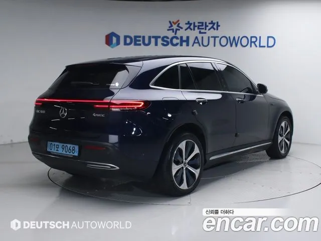 Mercedes-Benz EQC 2020 — фото 2