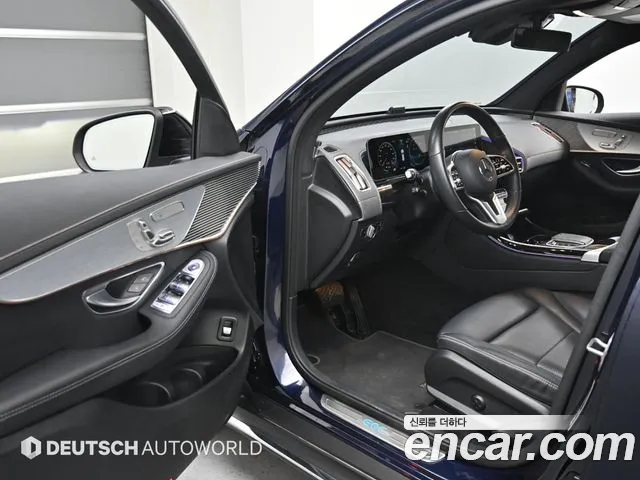 Mercedes-Benz EQC 2020 — фото 11