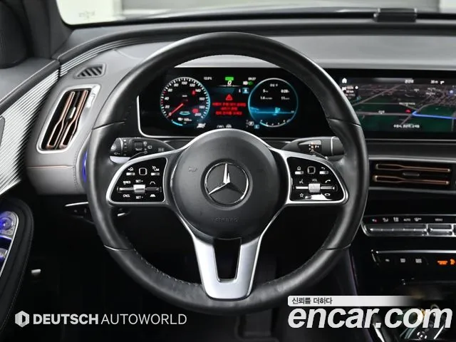 Mercedes-Benz EQC 2020 — фото 13