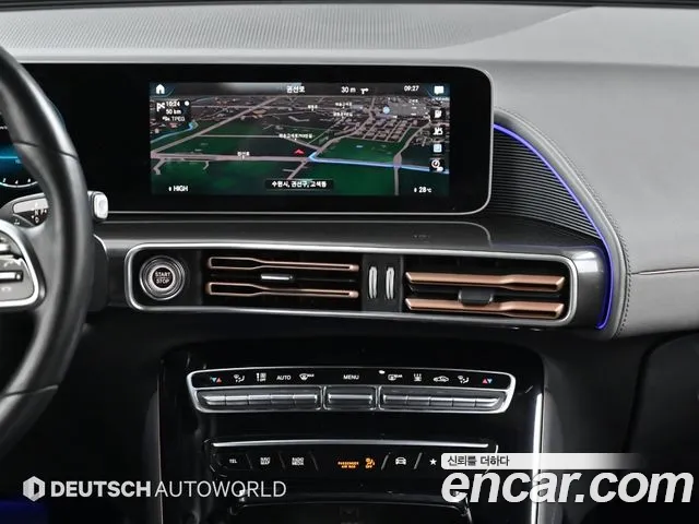 Mercedes-Benz EQC 2020 — фото 14