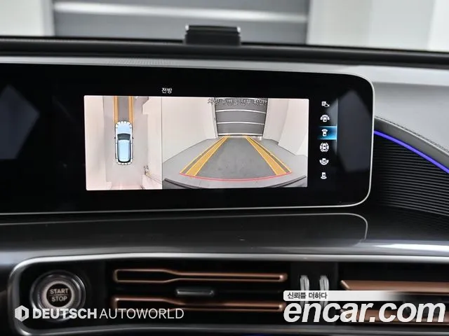 Mercedes-Benz EQC 2020 — фото 15