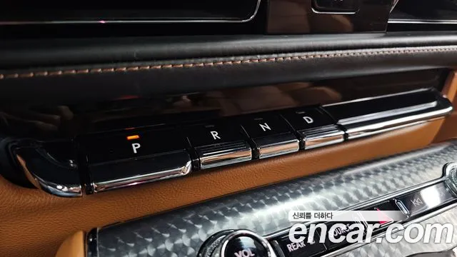 Lincoln Aviator 2020 — фото 12