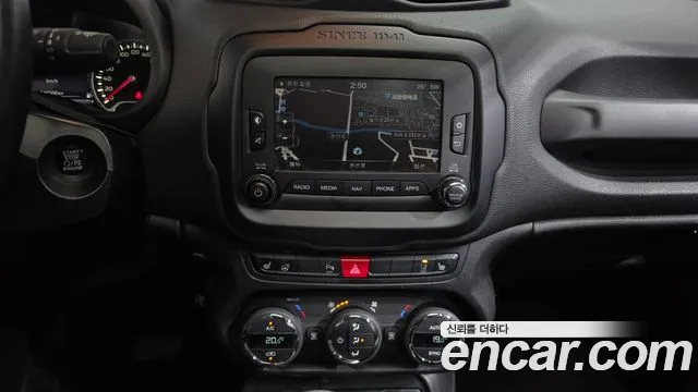 Jeep Renegade 2017 — фото 14