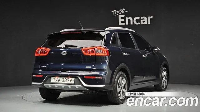 Kia Niro 2018 — фото 2
