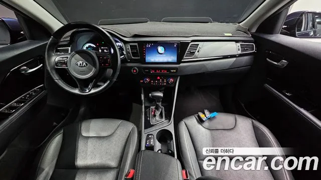 Kia Niro 2018 — фото 10