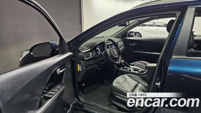 Kia Niro 2018 — фото 13