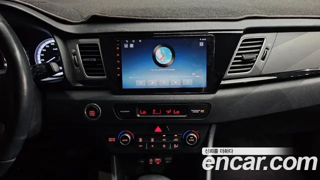 Kia Niro 2018 — фото 17