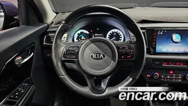 Kia Niro 2018 — фото 18